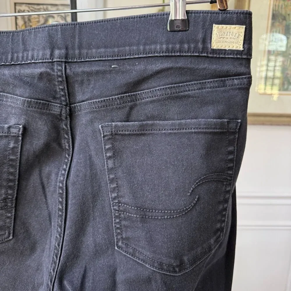 Levi’s Signature Black Wash Totally Shaping Pull On Skinny Jeans 14 32 X 32